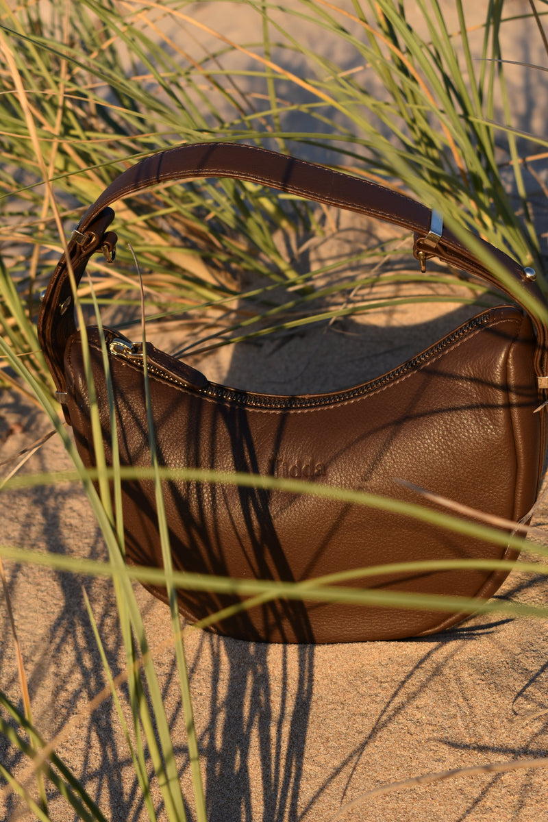 Elizabeth Bag in Cocoa — Oralua