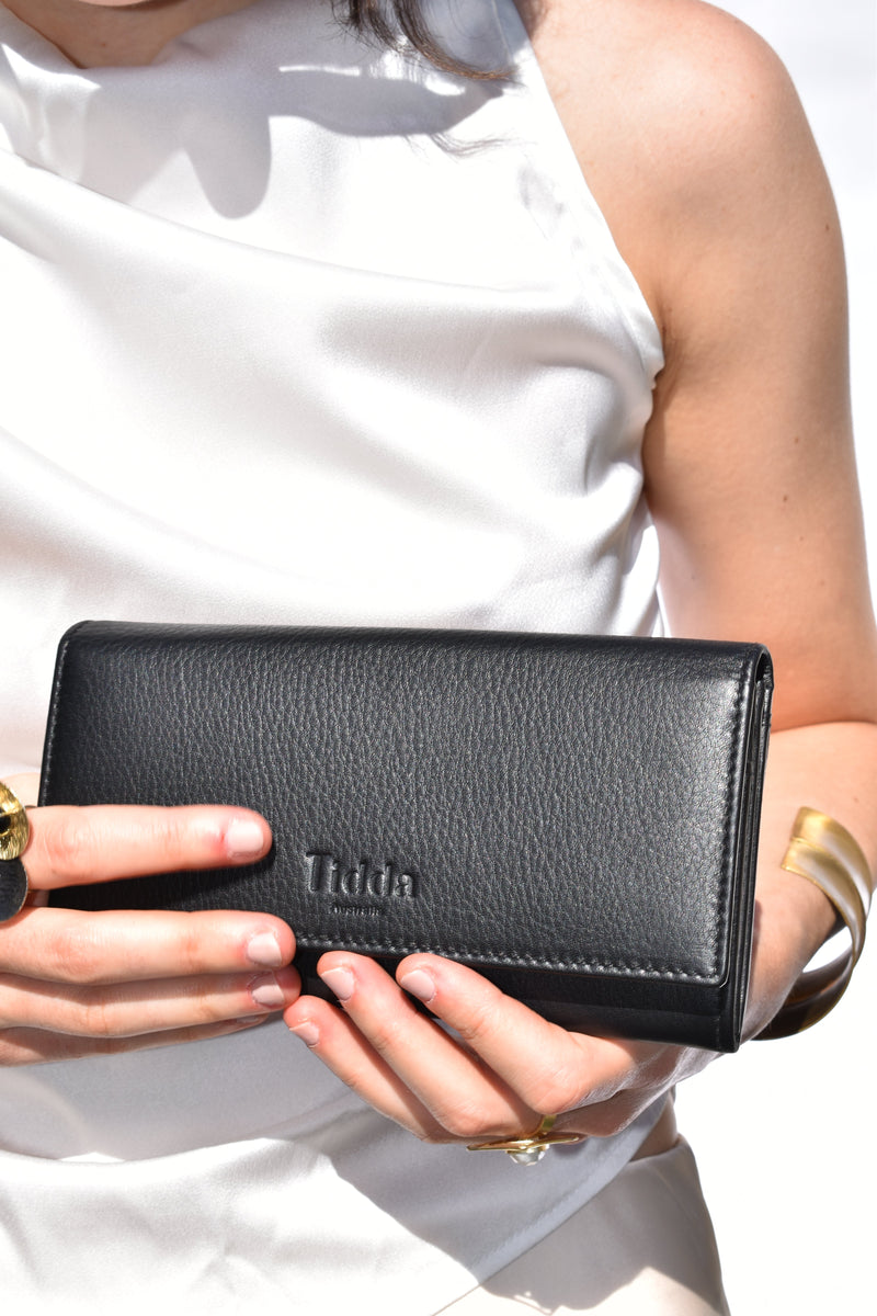 Ningaloo Wallet in Black — Oralua
